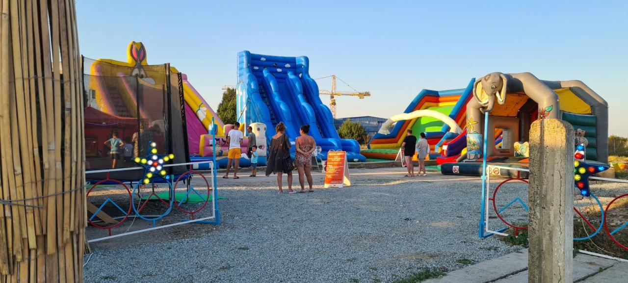 Casa Epat Hotell Două Mai Exteriör bild